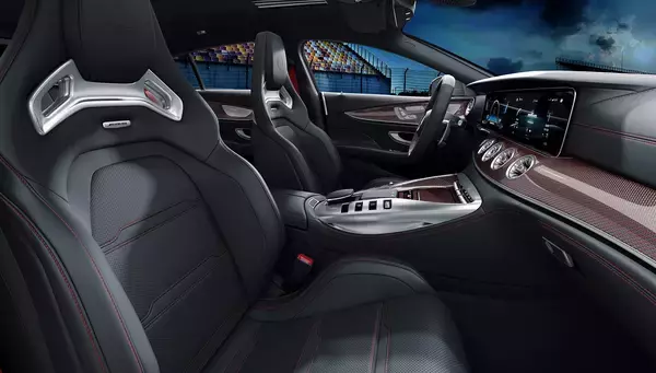 「F1テクノロジーを搭載した日本未導入の最強モデルが限定車で登場！　メルセデスAMG GT 63 S E パフォーマンス F1エディションを35台限定で抽選販売」の画像