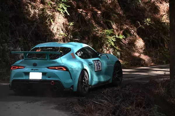 「「鼻が長くて前が見えない！」「エンジンが吹けない！」それでもラリーデビューで２位って「スープラ」の速さがヤバイ！」の画像