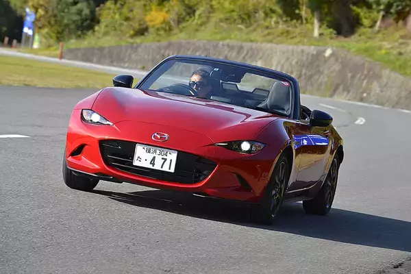 「なんと「羊と狼が同居」！　激速の本物スポーツカーなのに乗り心地最高の５台」の画像