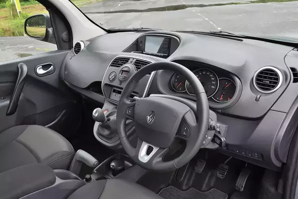 「運転ラクだし楽しいしで結構アリな組み合わせなのになかなかレア！　ディーゼル＋MTが選べる中古車４選」の画像