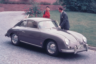 なんでポルシェはRRに固執する？　スバルがAWDを全面に打ち出すワケは？　駆動方式がアイデンティティな自動車メーカーが存在するワケ