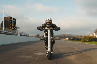 160km/h超えの電動キックボードって……まさに狂気！　Bo社の挑戦がガチで常軌を逸していた