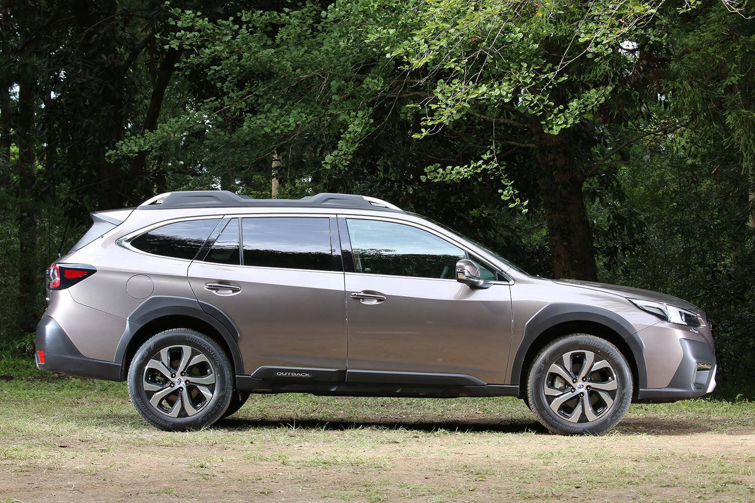 クルマの名前は昔から「バック」だらけ！　いったいどんな「バック」なのかまるっと解説