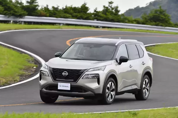 「見た目もパワートレインもインテリアも全然違うのにマジ!?　新型エクストレイルとアウトランダーは兄弟だった！」の画像