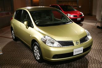 ローカルレースじゃチャンピオンを獲得していたってマジか！　日本は１代で消滅した「日産ティーダ」はじつは熱いクルマだった