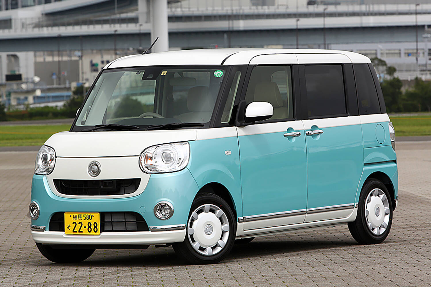 なぜそのクルマが「かわい〜！」なの!?　女子のハートを鷲づかみにするクルマの意外なポイント５選