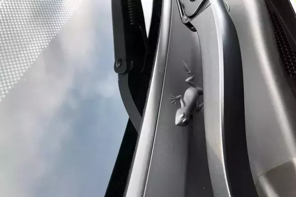 「なぜそのクルマが「かわい〜！」なの!?　女子のハートを鷲づかみにするクルマの意外なポイント５選」の画像