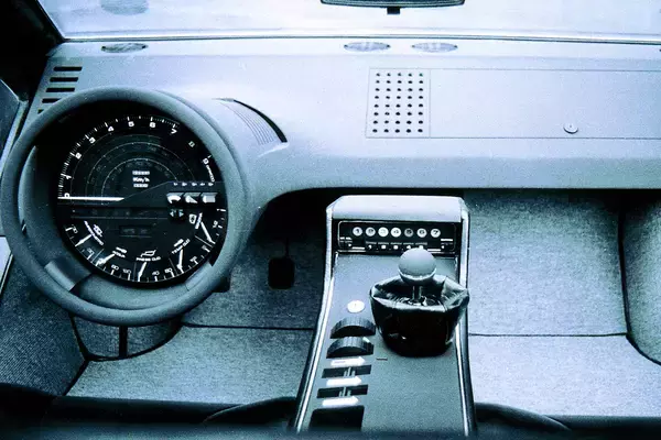 「もはやSFのような見た目もなんと実走可能なクルマだった！　マセラティ・ブーメランという衝撃作の正体」の画像