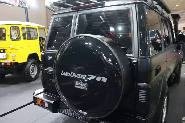 「ありそうでなかった「マットブラック」で染めたランクル70！　狙いを担当者に直撃した【TAS2024】」の画像