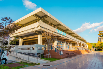 読書はしたいが本がない！　日本だけじゃなく世界でも活躍している「移動図書館」ってなに？