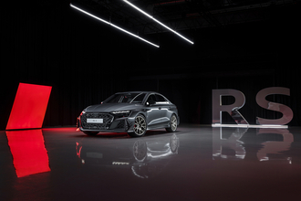 アウディの新作はコンパクトカーなのに2000万円近いお値段ってどんなクルマよ？　RS3コンペティション・リミテッドの気になる中身とは