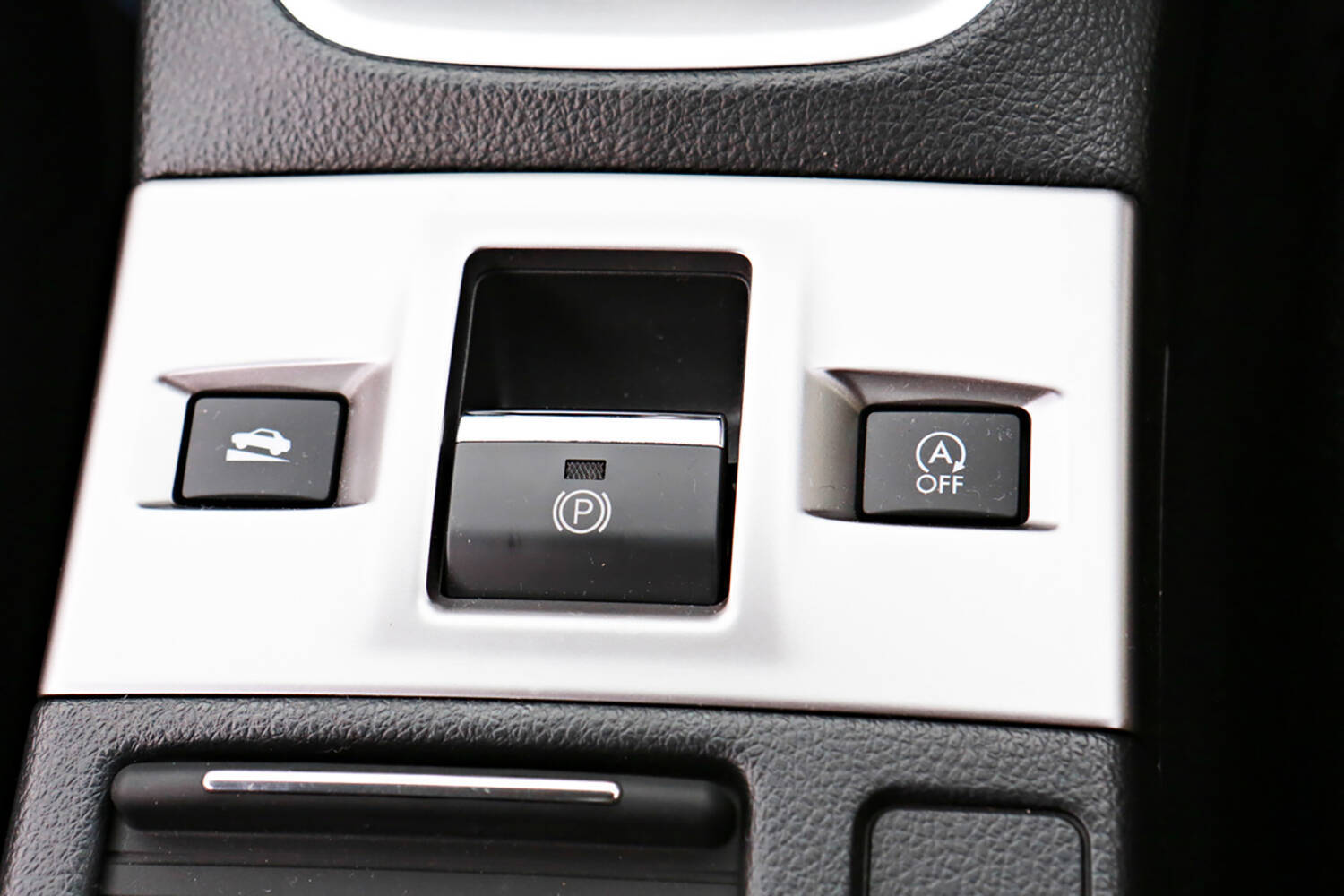 パーキングブレーキの自動化！　ワンペダルドライブも普及！　教習所はクルマの進化で「教えるメニュー」を変えているのか？