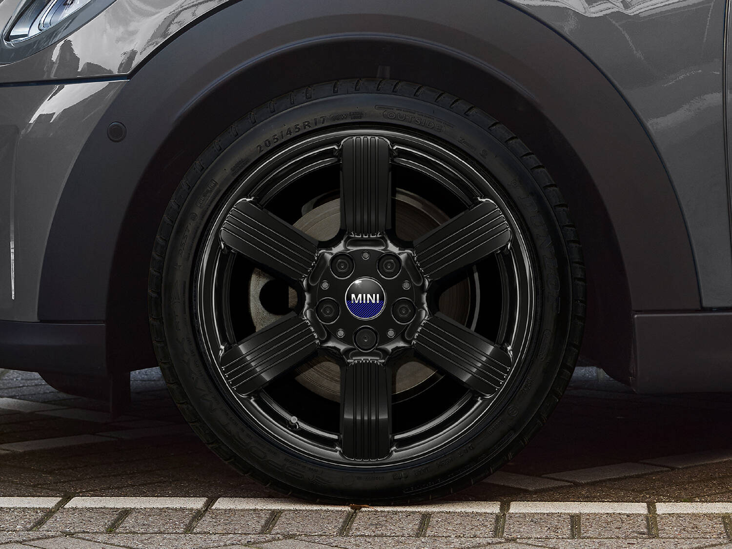 ３モデル合計で660台の限定モデル！　独創的なデザインが魅力な 限定車「MINI ブリック・レーン・エディション」が登場