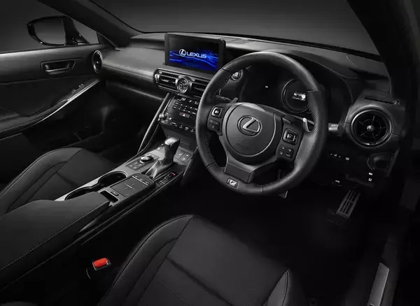 「デザインと走りを極めたワンランク上の１台！　レクサスISの特別仕様車“F SPORT Mode Black III”が登場」の画像
