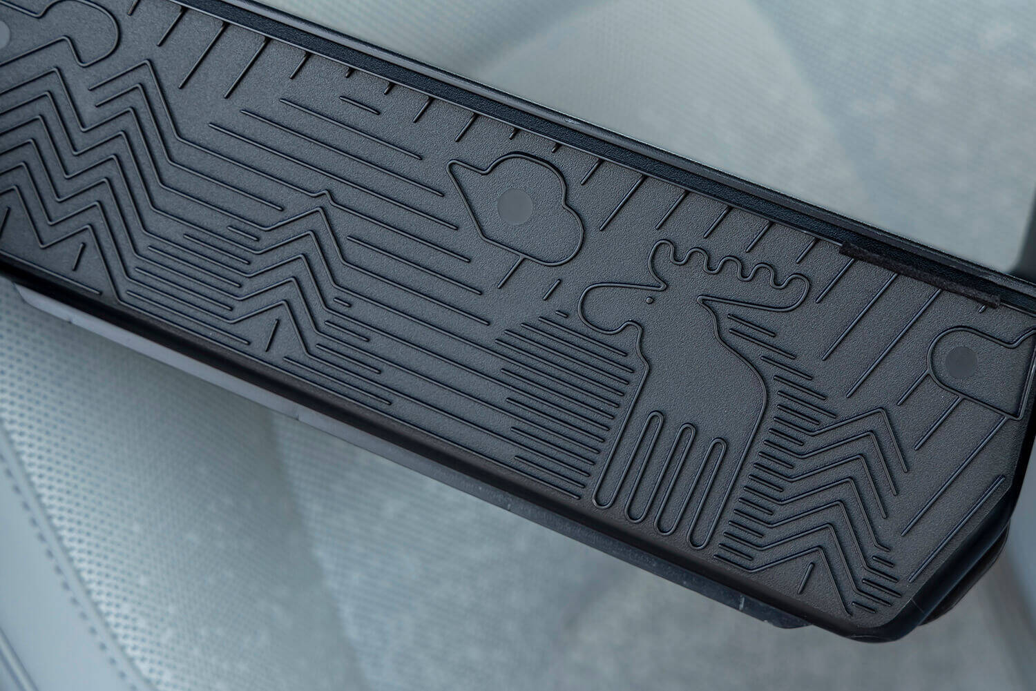 【試乗】ボルボEX30は「ハートフル鉄仮面」と呼びたくなるツンデレだった！　間もなく日本上陸予定の話題の新世代EVにいち早く試乗した