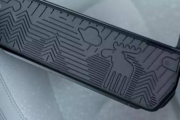 「【試乗】ボルボEX30は「ハートフル鉄仮面」と呼びたくなるツンデレだった！　間もなく日本上陸予定の話題の新世代EVにいち早く試乗した」の画像