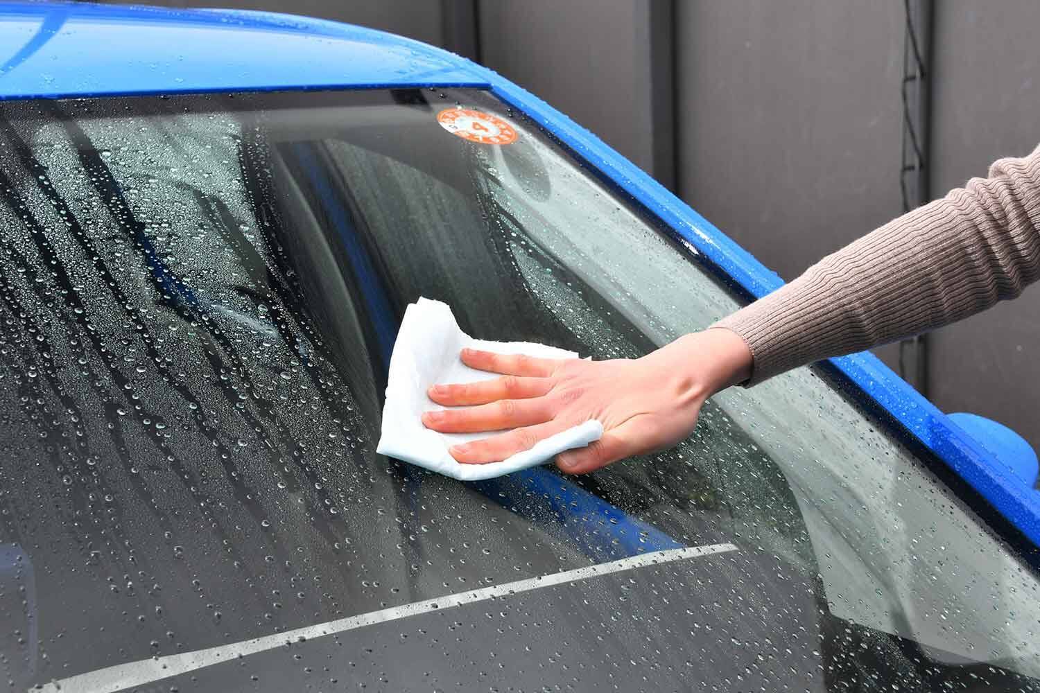 使い古しのＴシャツ……とかじゃダメ？　洗車時に使う「クロス」は「モノ」と「部位ごとの使いわけ」がめちゃくちゃ重要だった