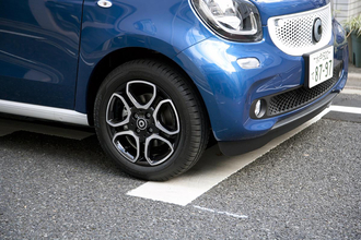 停止線に「バンパーがちょいかかっただけ」でも違反！　でも「はみ出したらバック」も控えるべき！　結局一時停止の停止線は「キチンと手前で停まる」が唯一の正解だった