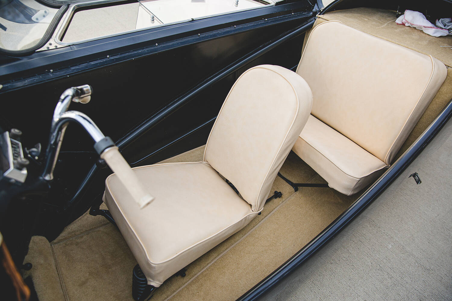 後退時も４速までシフトアップ可能！　自転車みたいなハンドルで縦に２人乗り！　「メッサーシュミット」のKR175があらゆる点で衝撃的すぎた