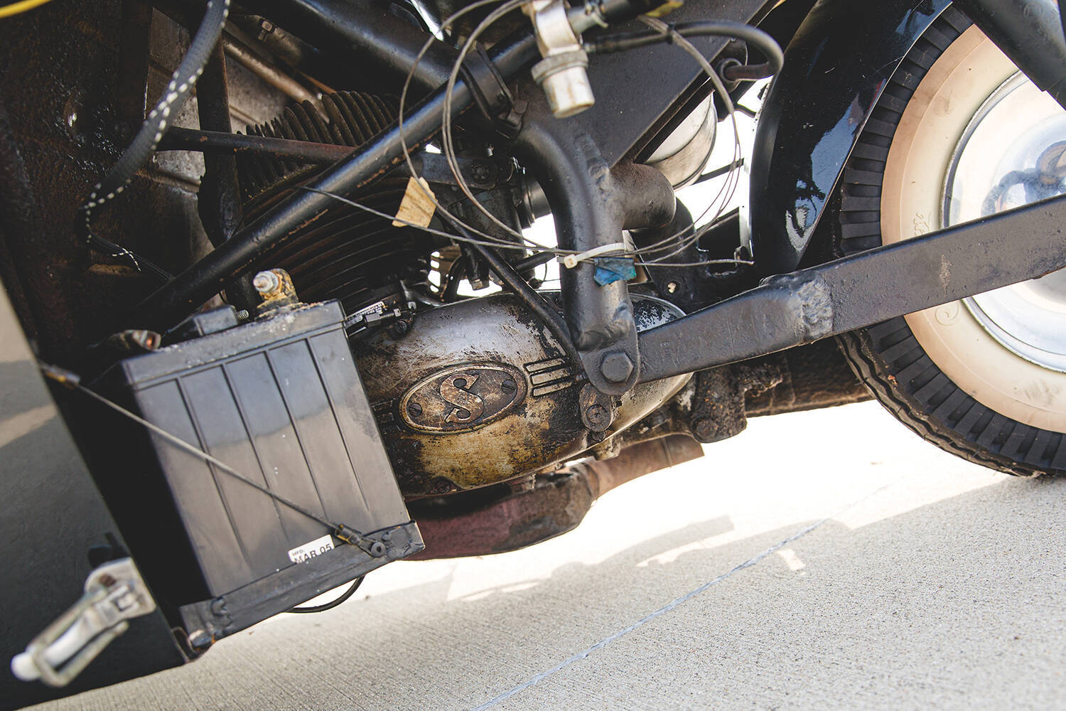 後退時も４速までシフトアップ可能！　自転車みたいなハンドルで縦に２人乗り！　「メッサーシュミット」のKR175があらゆる点で衝撃的すぎた