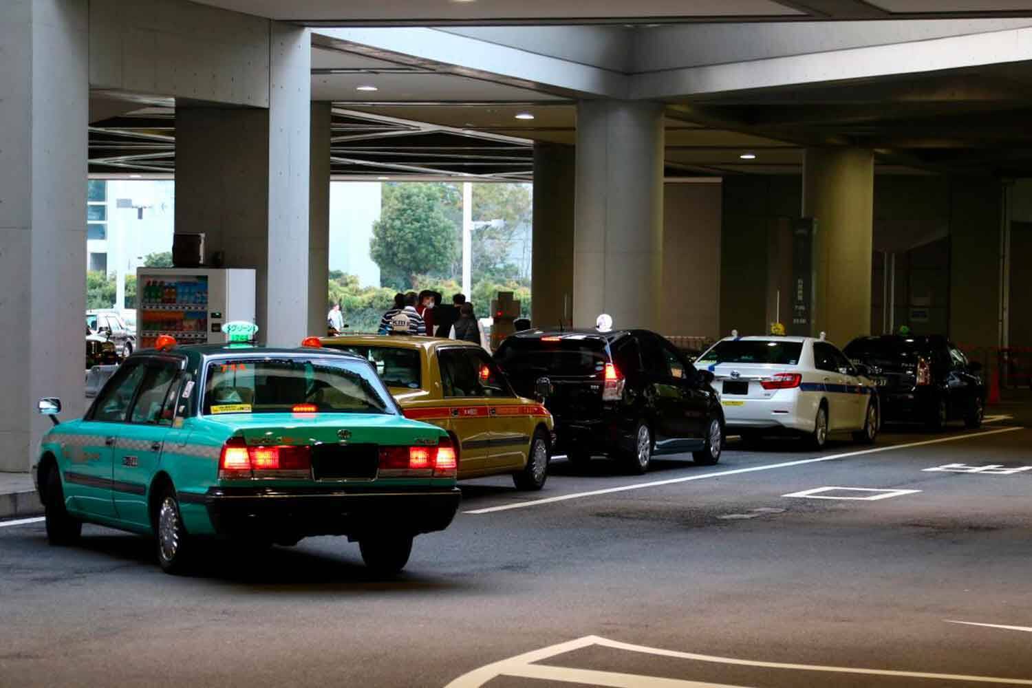 一般道より高速のほうが「安く済む」場合あり！　タクシー料金は「一般道」と「高速」で算出方法が違う