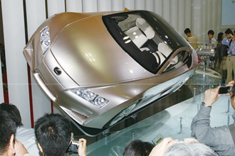 日本史上最高の１台！　ホンモノのスーパースポーツ「レクサスLFA」はトヨタの究極作品だった