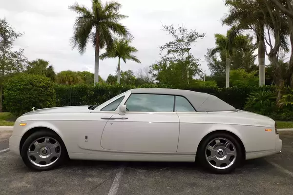 「ドロップヘッドクーペってどんなクルマ？　さすが「ロールス・ロイス」独特の言い回しだらけだった」の画像