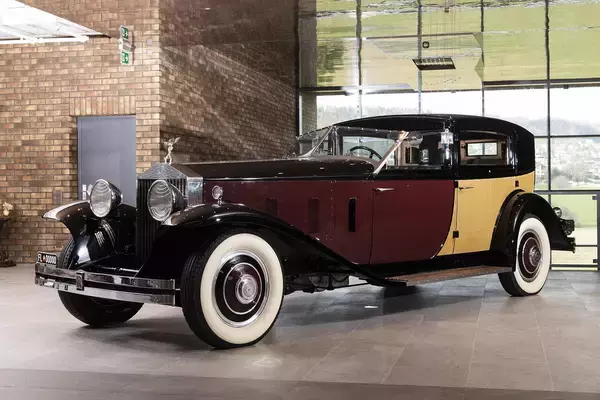 「ドロップヘッドクーペってどんなクルマ？　さすが「ロールス・ロイス」独特の言い回しだらけだった」の画像