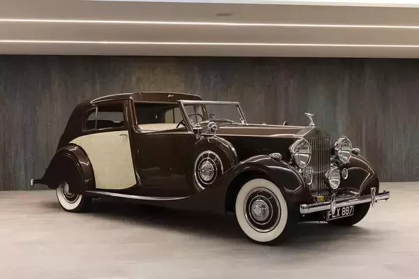 「ドロップヘッドクーペってどんなクルマ？　さすが「ロールス・ロイス」独特の言い回しだらけだった」の画像