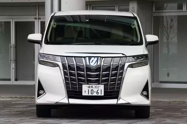 「フルモデルチェンジで消えるという噂も……かつて「アルファード」より売れた「ヴェルファイア」が不人気車に陥ったワケ」の画像