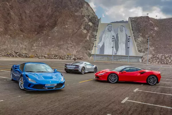 「かつてはフェラーリ圧勝もいまやランボルギーニが僅差に迫る！　それでも販売台数の「逆転」がないと言い切れるワケ」の画像