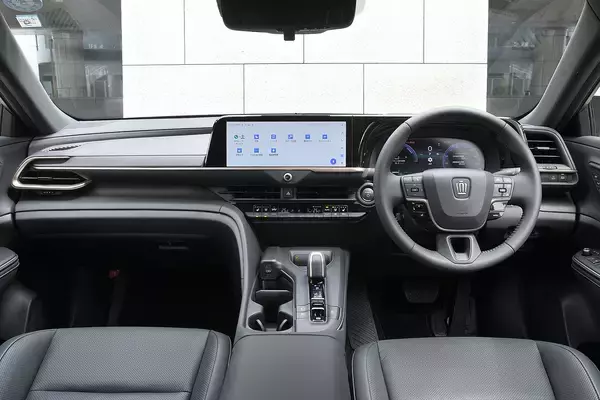 「話題の新型クラウン！　ぶっちゃけ乗ってどうでした？　【ド直球インプレ　青山尚暉編】」の画像