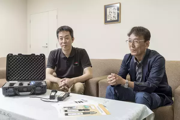 「フロントウインドウに「色つきフィルム」を貼ることは違法じゃない！　「可視光線透過率」が重要だった」の画像