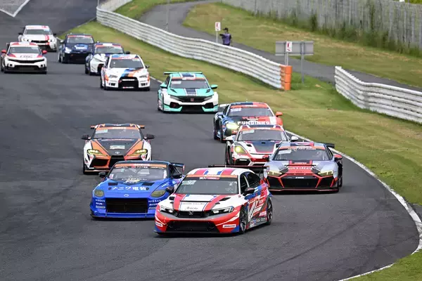 「第３の新型シビックタイプＲがＳ耐デビュー！　のっけから優勝した衝撃のポテンシャル」の画像