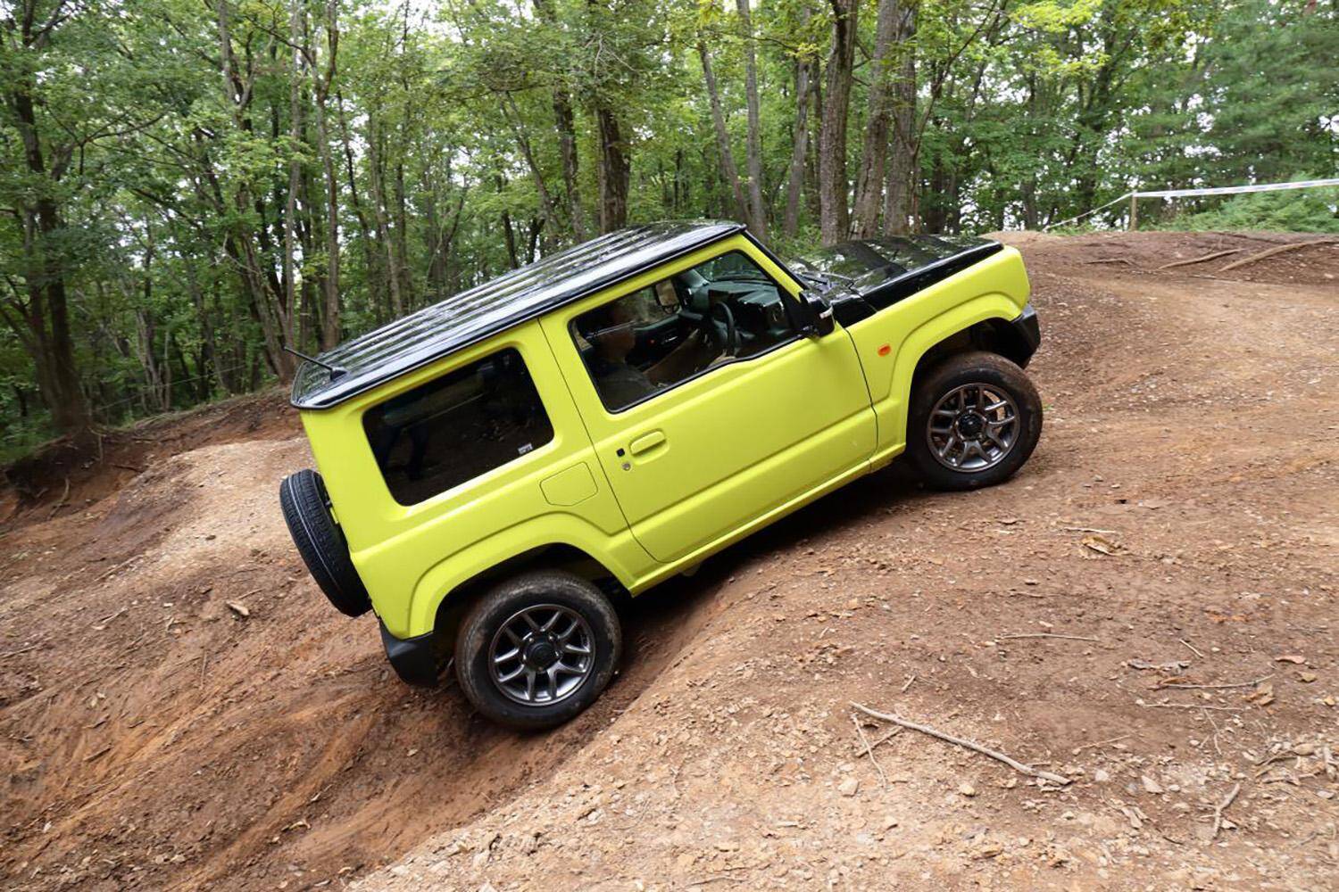 売れなかろうが関係なし！　個性命で「ライバル不在」の孤高のクルマ５選