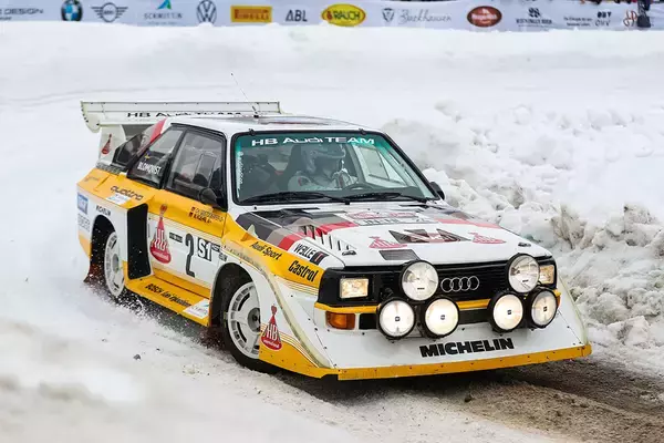 「仰天スタイルでダカールラリーに参戦した「アウディ」！　負けず劣らずの「イカツ系」ラリー車たち」の画像