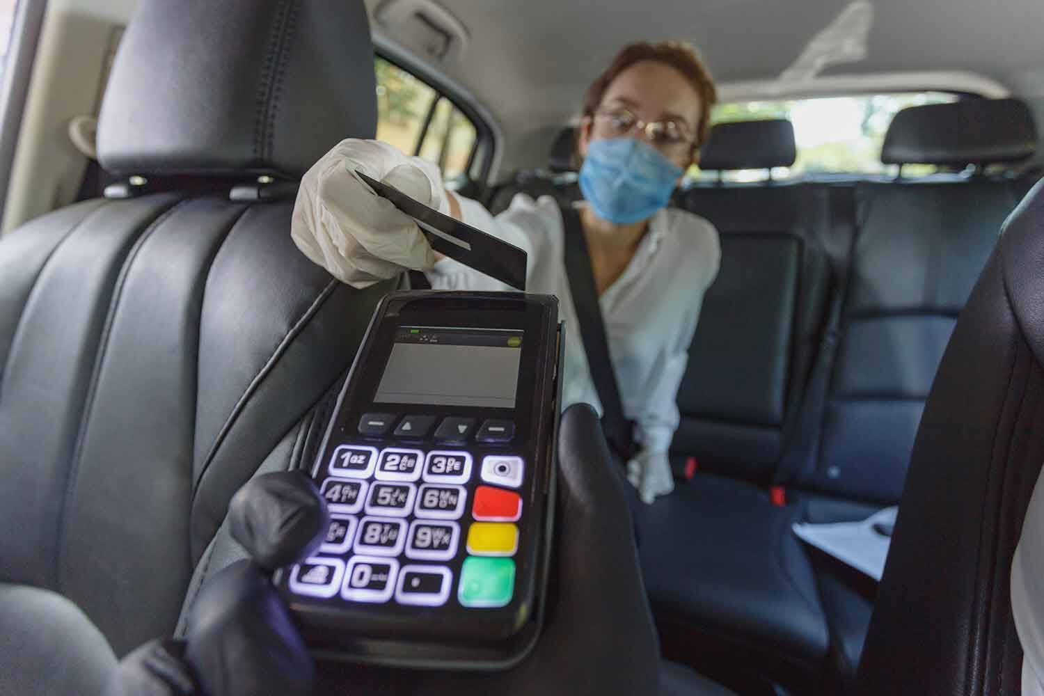 日本でまさかの拳銃を使ったタクシー強盗発生！　キャッシュレス化で現金をもたない仕組み作りが一番の解決策