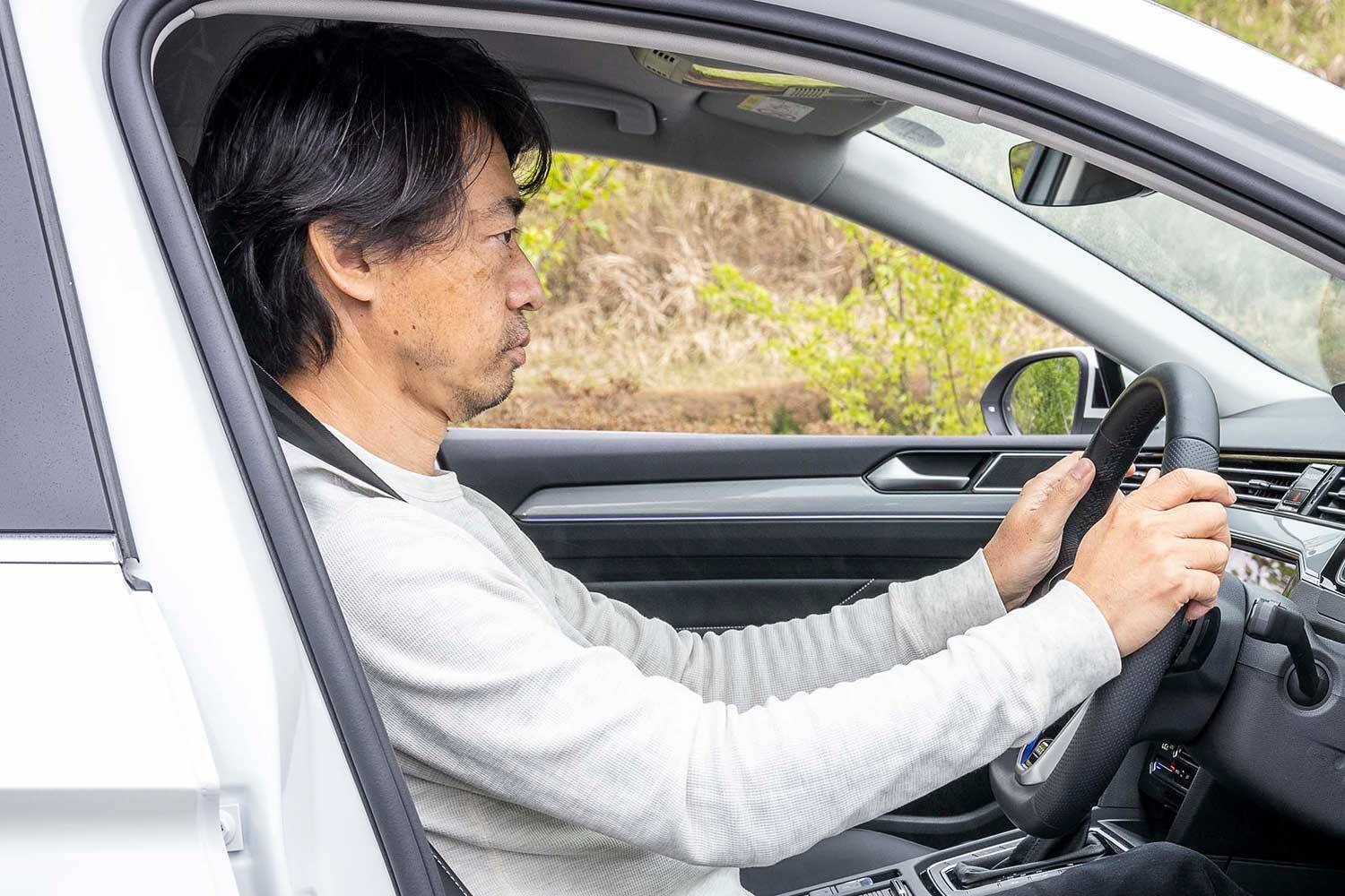 長距離走行でドライバーを襲う「腰痛」！　地獄の痛みから解放される手段を考えた