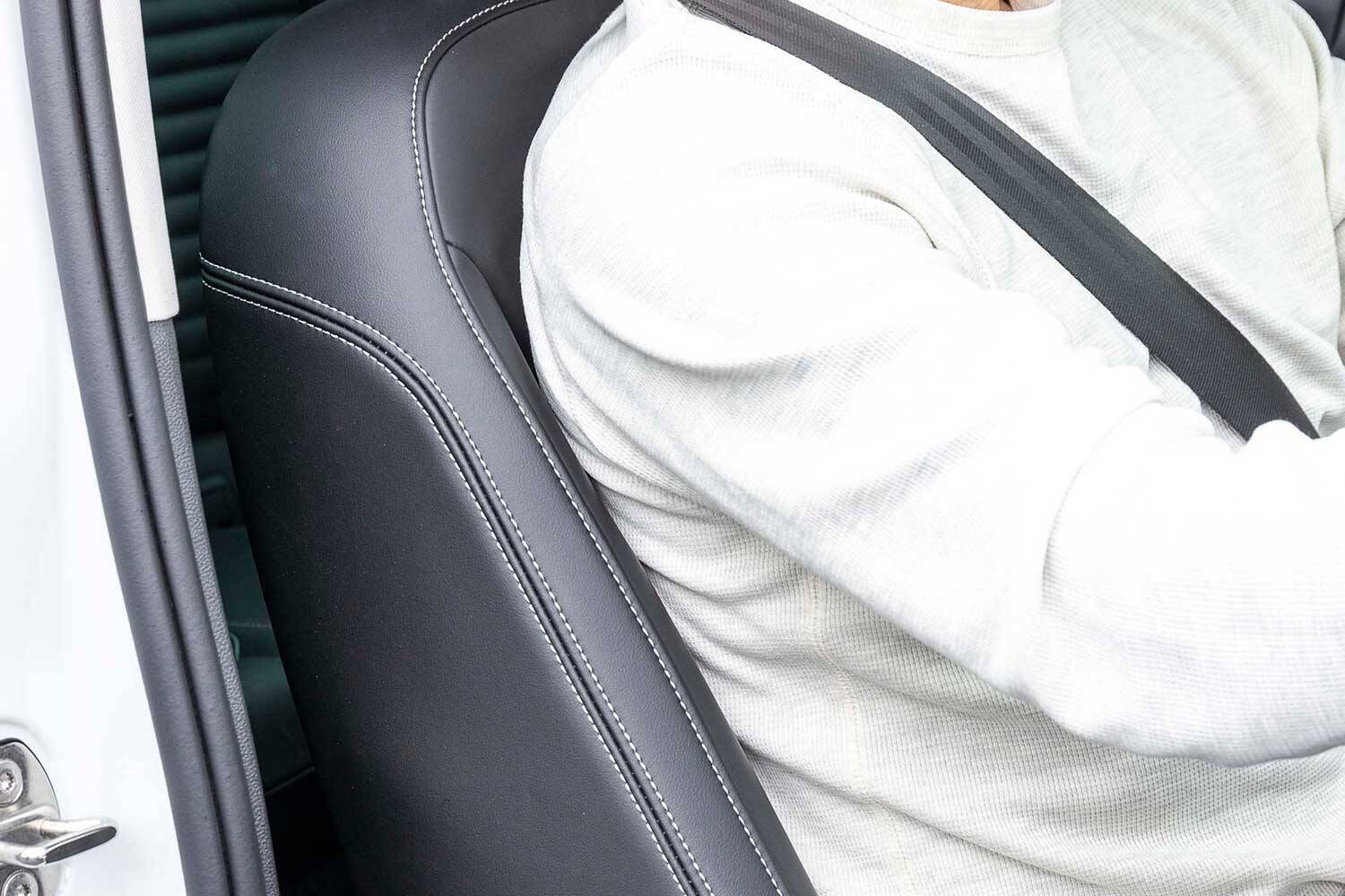 長距離走行でドライバーを襲う「腰痛」！　地獄の痛みから解放される手段を考えた