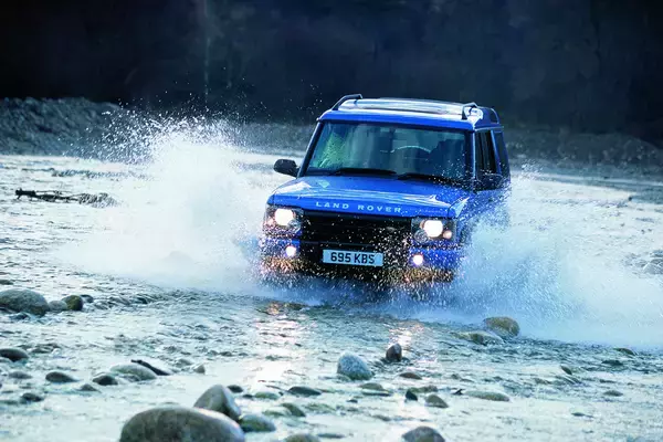 「同じ予算「300万円」でもご近所からの視線が違う！　デートで彼女も鼻高々の中古輸入SUV４台」の画像