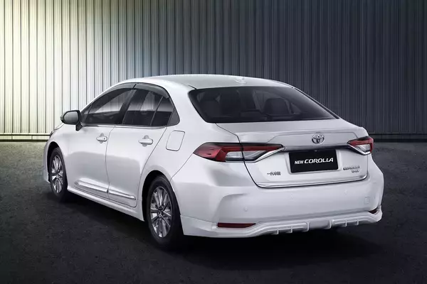 「カローラの改良モデルを注文したら想定外の変更でビックリ！　エンジンに期待もリヤサス改変は果たして？」の画像