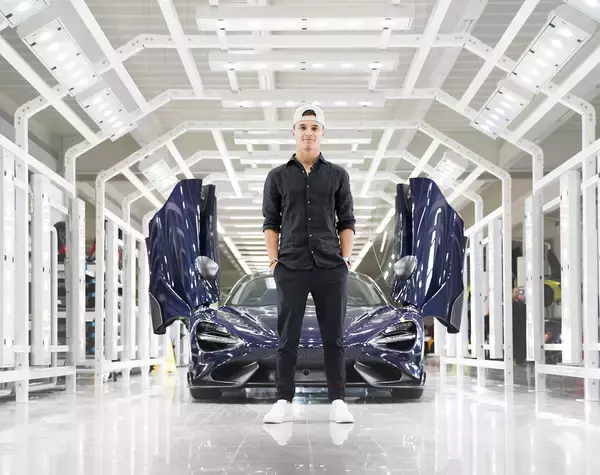 「若きF１ドライバーがプロデュースした世界に１台だけのマシン！　ランド・ノリス 仕様のマクラーレン 765LT Spider をお披露目」の画像