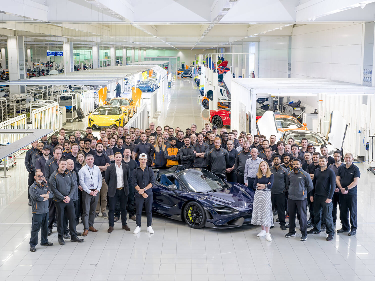 若きF１ドライバーがプロデュースした世界に１台だけのマシン！　ランド・ノリス 仕様のマクラーレン 765LT Spider をお披露目
