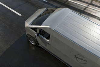 テスラが新たなクルマを……と思ったらロシアのルッソバルト？　サイバートラック感全開の謎のクルマの正体とは