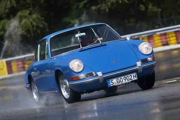 「「最新が最良のポルシェ」に異論なし！　なれど「歴代のどんなポルシェ」も楽しいもまた真実だった」の画像