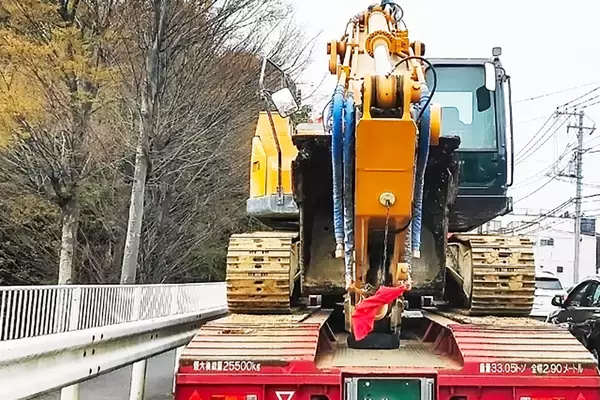 道路に重大なダメージ！　運転者にも荷主にも重い罰則！　大型車特有の違反「過積載」問題とは