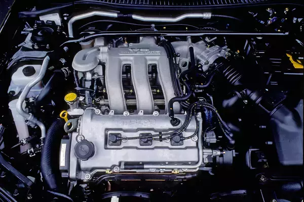 「現行は２車種のみ！　現在のマツダのセダンと過去の名車を振り返る」の画像