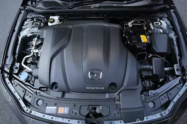 「現行は２車種のみ！　現在のマツダのセダンと過去の名車を振り返る」の画像