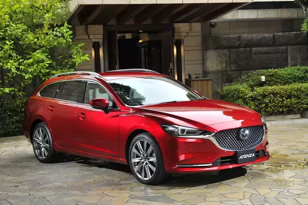 「現行は２車種のみ！　現在のマツダのセダンと過去の名車を振り返る」の画像