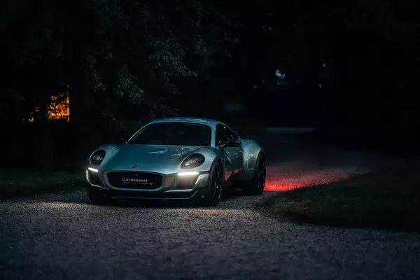 「軽量コンパクトはそのままに異色なクーペモデルが登場！　ケータハムが次世代EV「プロジェクトV」を発表」の画像